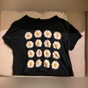 UO Daisy short sleeve crop T-shirt size Small